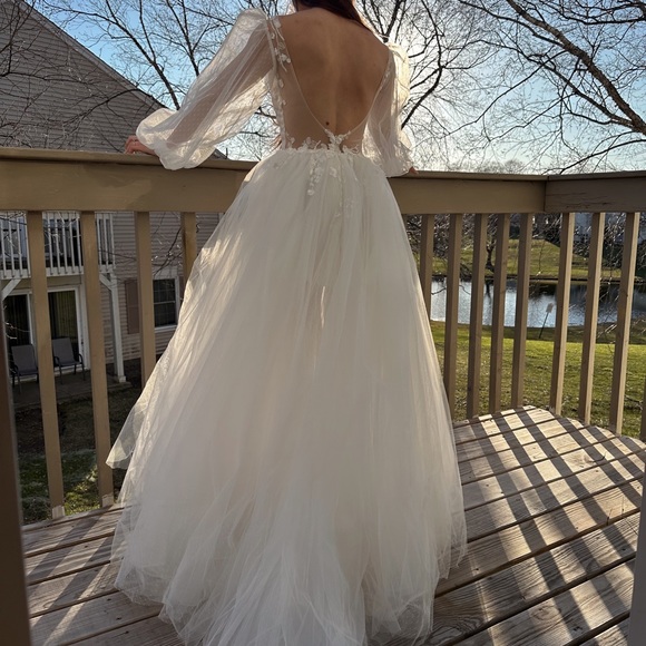 NEW With Tag A-Line V-Neck Sweep Train Tulle Wedding Dress With Lace US2 - Picture 5 of 14